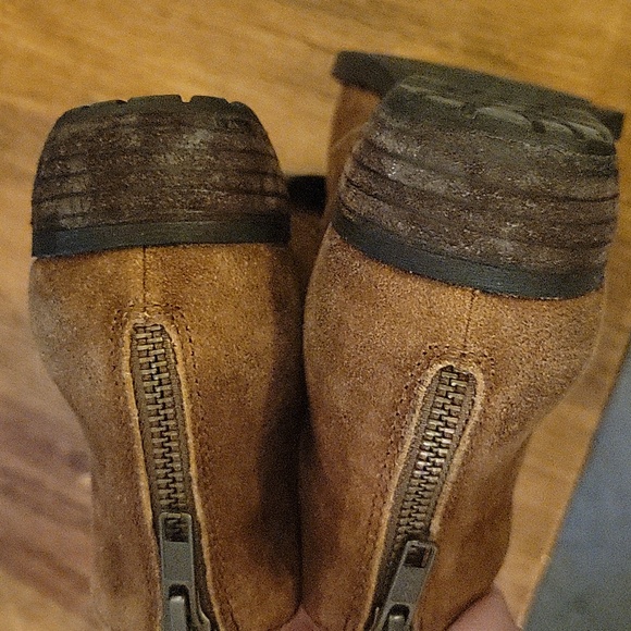 Born "Kerri" Distressed Suede Women's Bootie Brown Leather Shoes Size 7.5 - Picture 13 of 17